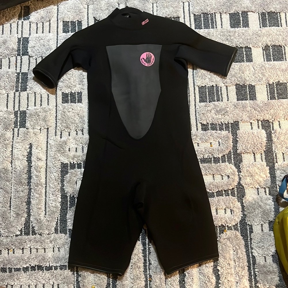 Body glove wet suit